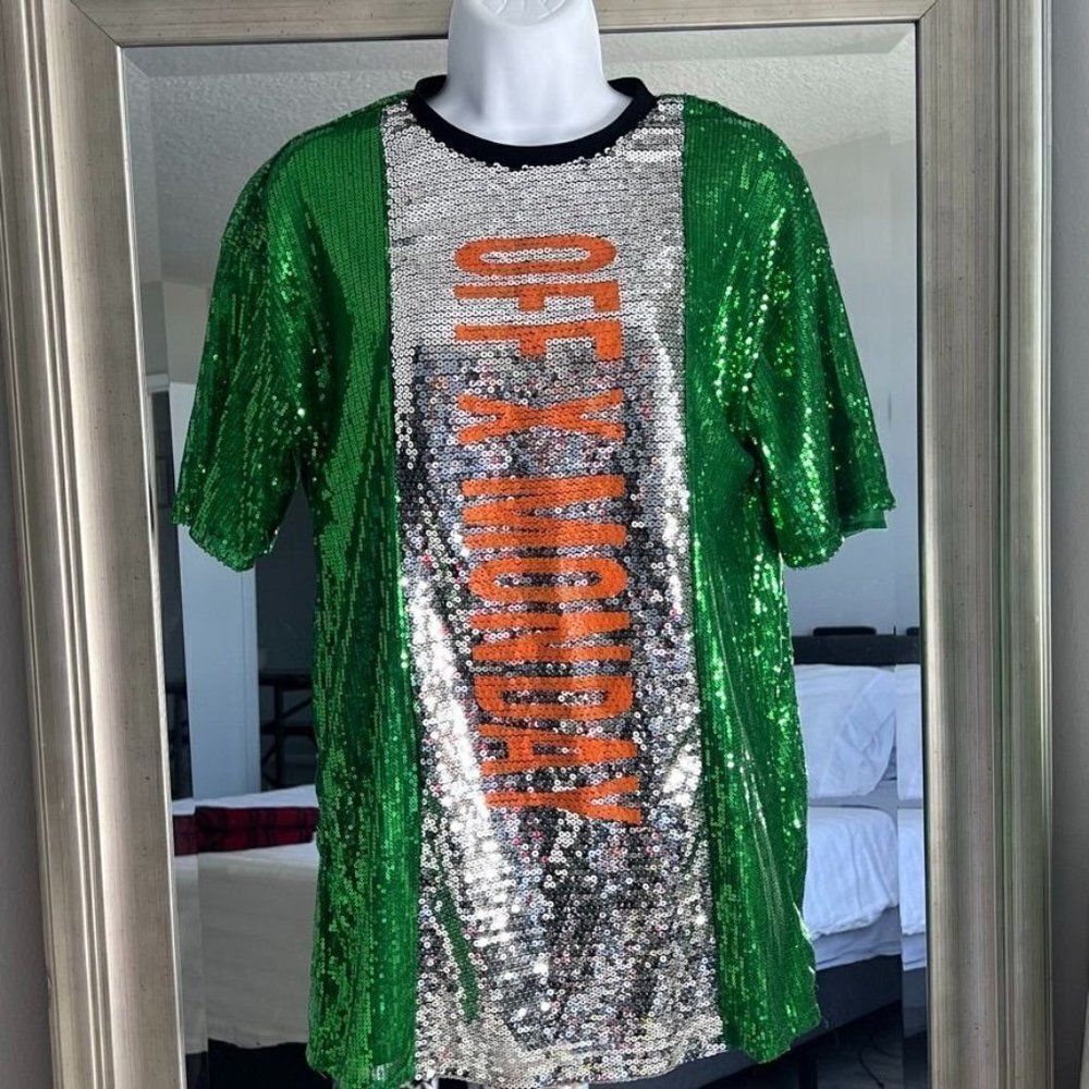 OFF MONDAY Sequin Top Dress Short Sleeves Round Neck In size S.